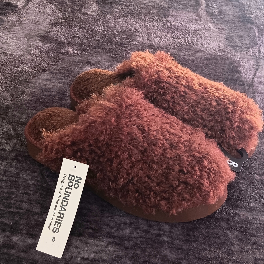 NWT No Boundaries Brown Slip-On Clogs Womens Size: 8